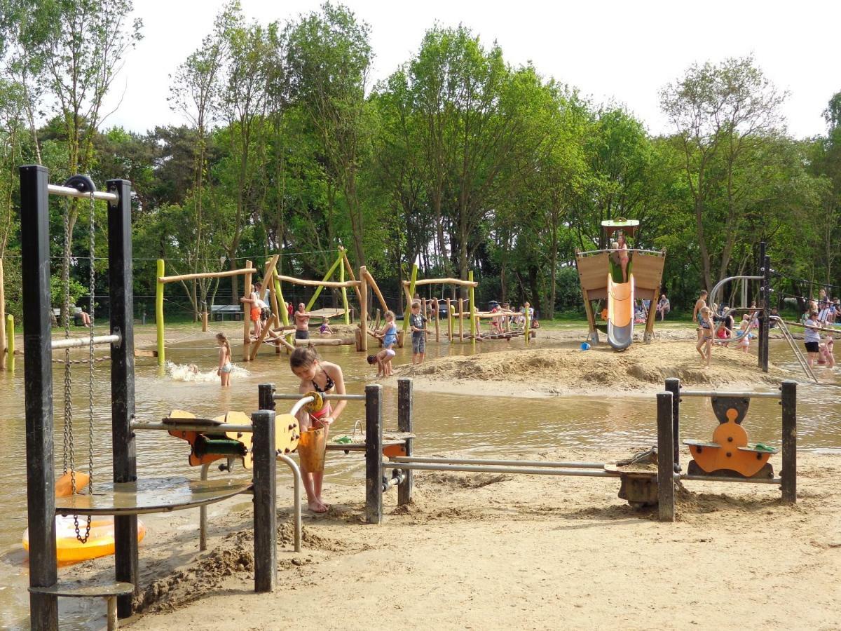 Lodge 4 personen camping de Molenhof Reutum Buitenkant foto