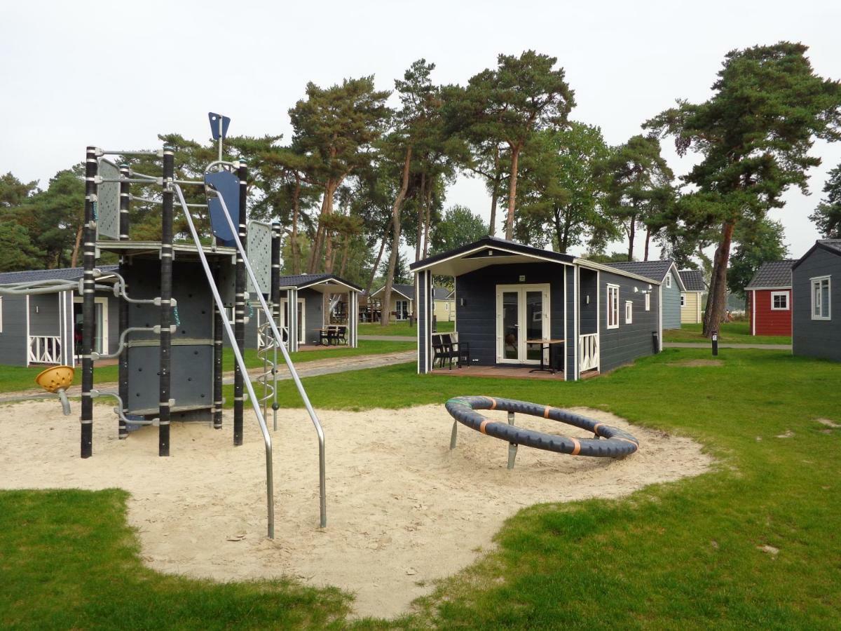 Lodge 4 personen camping de Molenhof Reutum Buitenkant foto