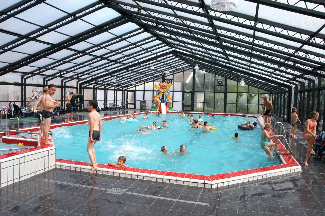 Lodge 4 personen camping de Molenhof Reutum Buitenkant foto