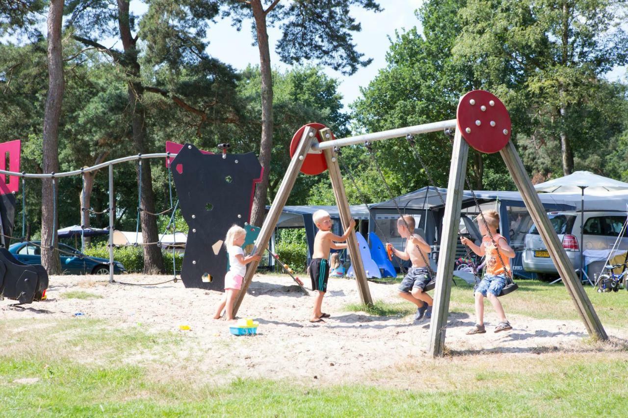 Lodge 4 personen camping de Molenhof Reutum Buitenkant foto